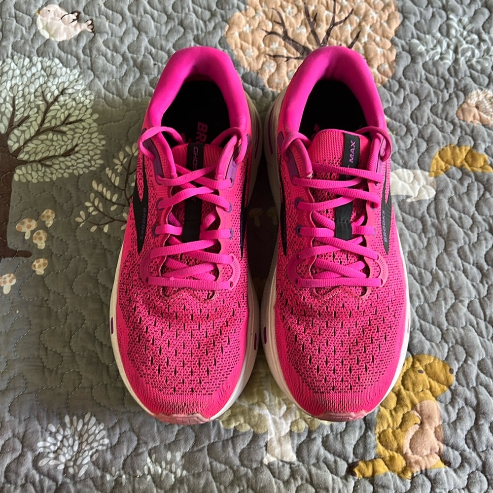 Brooks Ghost Max Running Shoe - image 1
